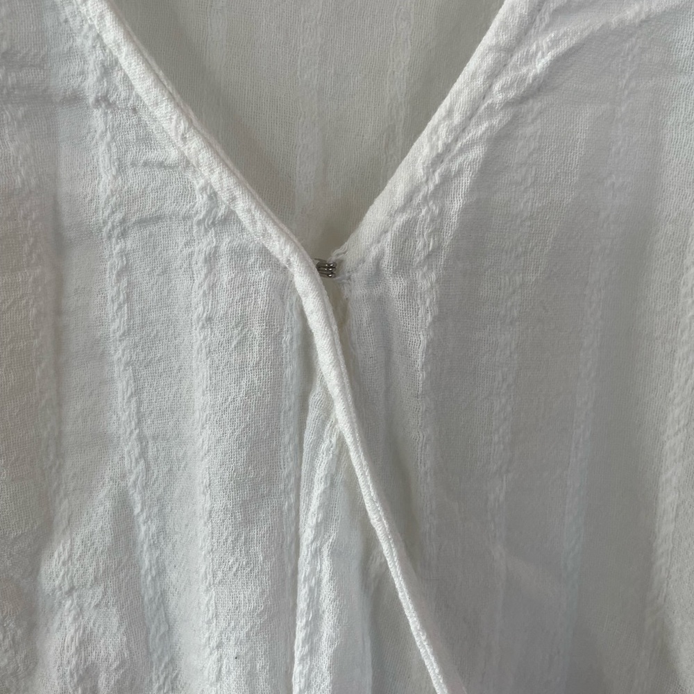 American Eagle surplice crop- size medium - Picture 3 of 4